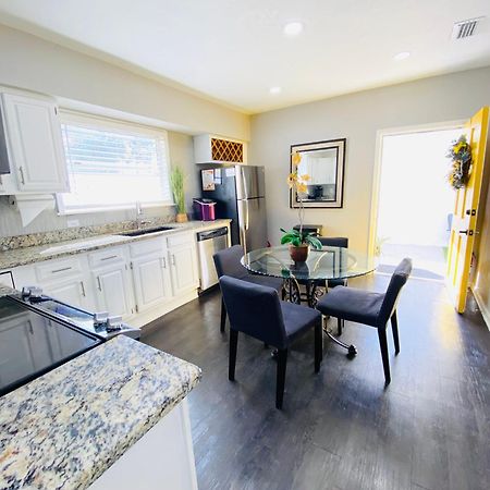 No Ho Yellow Door Bungalow Тампа Экстерьер фото