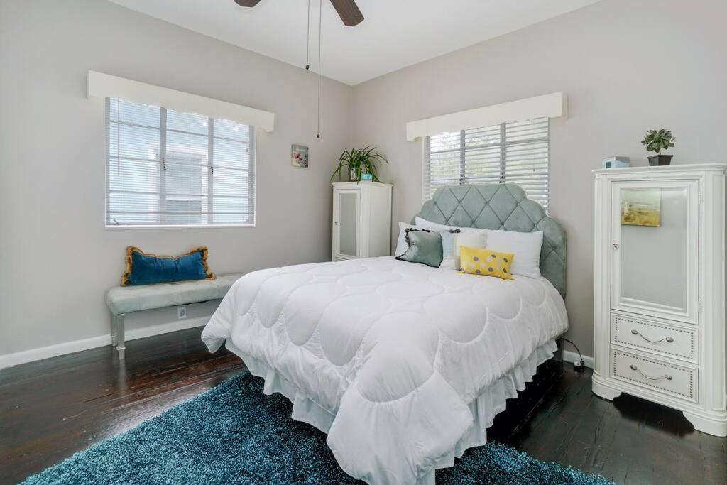 No Ho Yellow Door Bungalow Тампа Экстерьер фото
